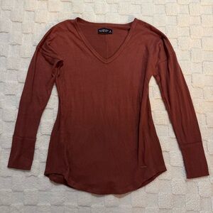 Abercrombie & Fitch Women’s Rust Orange V-Neck Knit Sweater Top, Size Medium